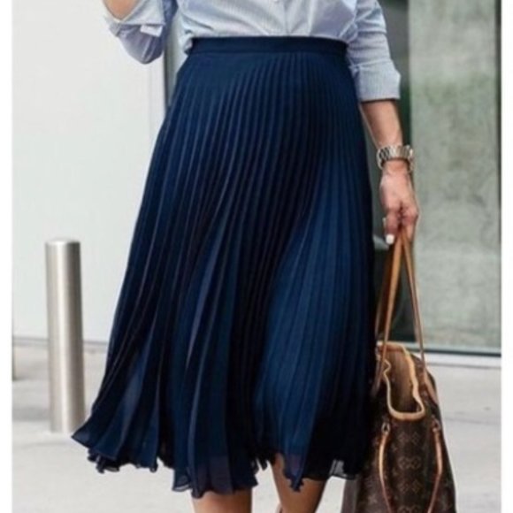 H&M Pleated Dark Blue Midi Skirt - Picture 1 of 4